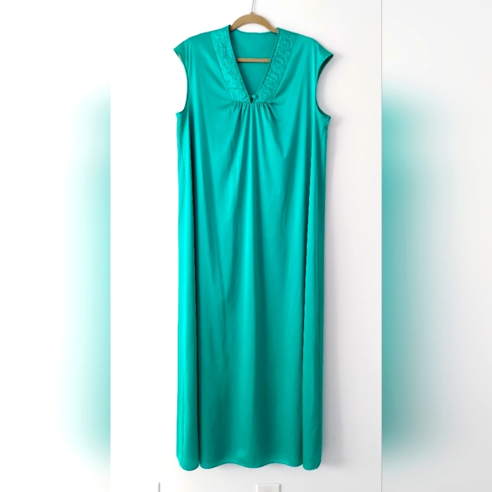 Vintage JC Penney Green Night Gown Size M